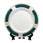 Тарелка белая   с орнаментом (зеленый) 20см